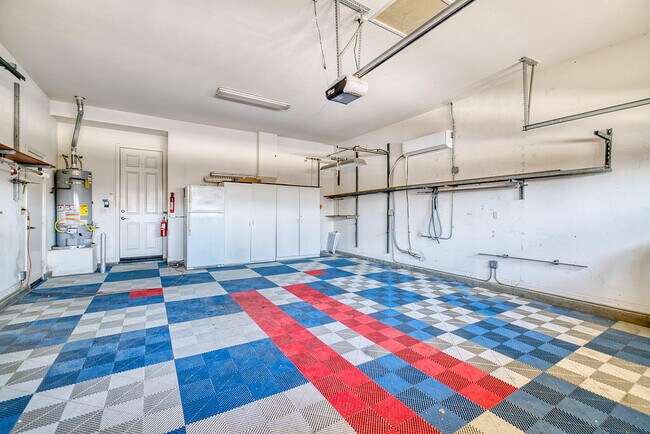 Building Photo - 60543 Desert Shadows Dr