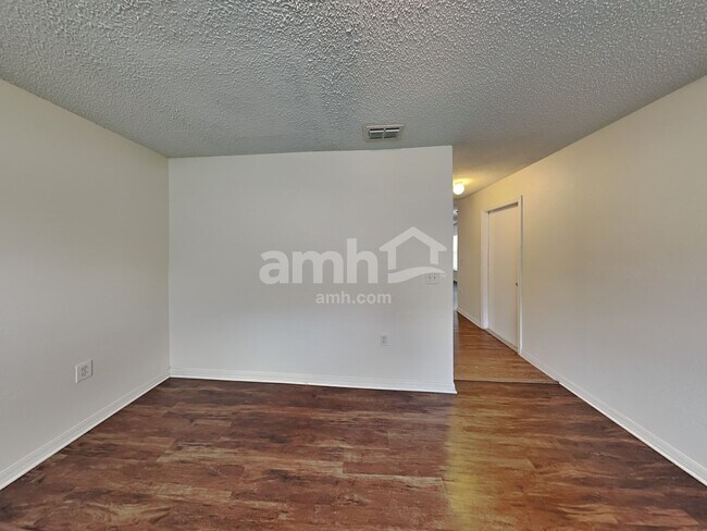 Building Photo - 5514 Ortega Park Blvd