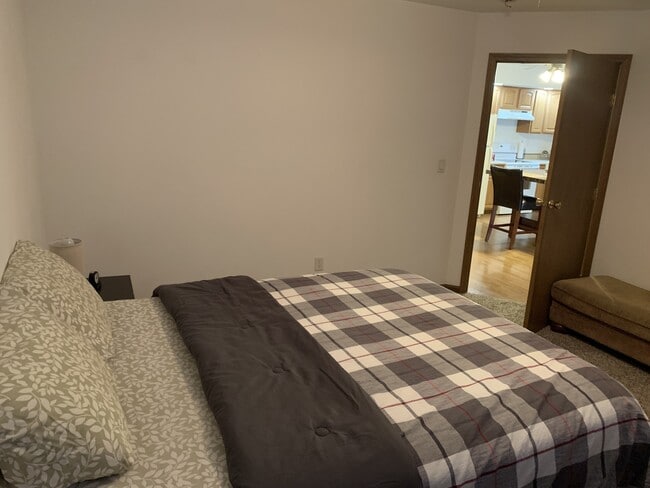 Building Photo - 1037 Ridge St