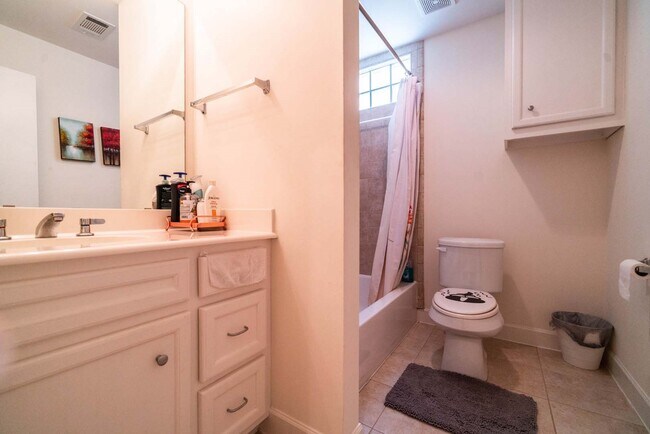 Building Photo - 2710 Hullsmith Dr