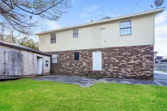 Building Photo - 3476 Postell Dr