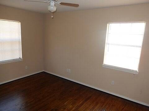 Building Photo - 10818 Sharondale Ln