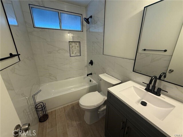 Building Photo - 1818 Deserta Dr