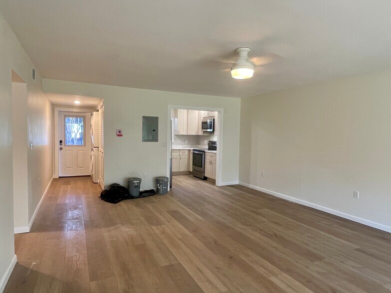 Building Photo - 6300 Flotilla Dr
