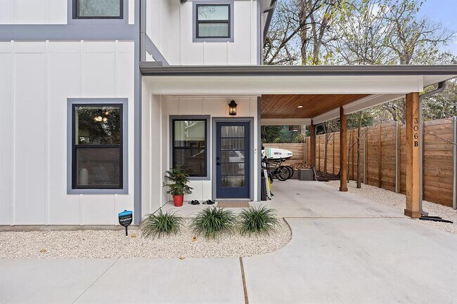 Building Photo - 306 Irma Dr