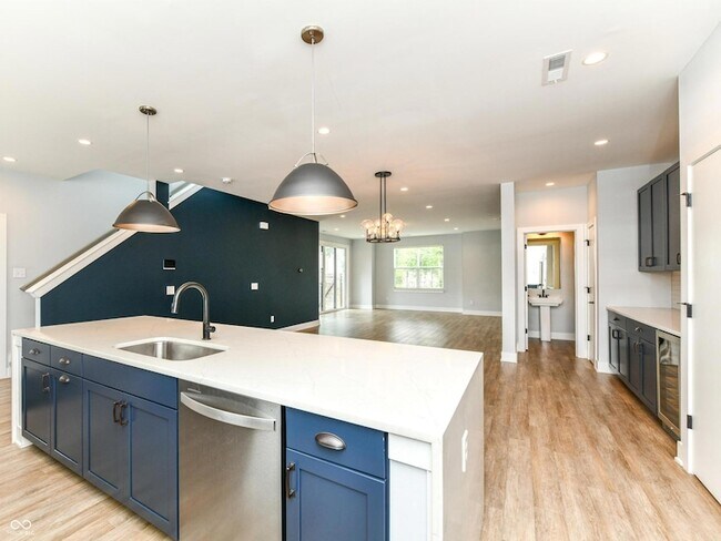 Building Photo - 1704 Rosette Wy