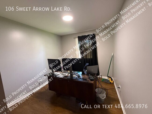 Building Photo - 106 Sweet Arrow Lake Rd