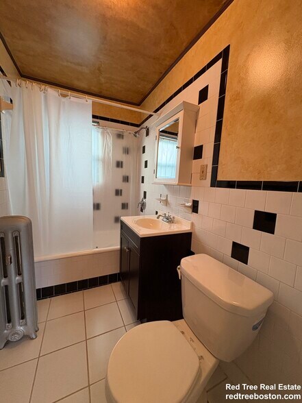 Building Photo - 155-157 Hillside St. Unit 2