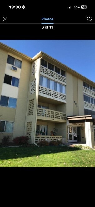 Building Photo - 695 S Alton Way