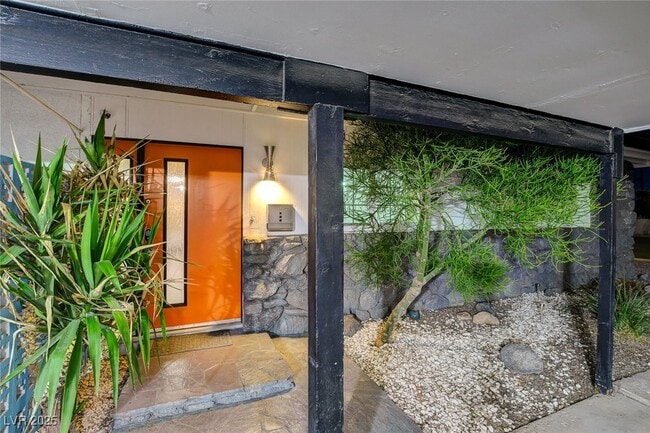 Building Photo - 1558 Aztec Way