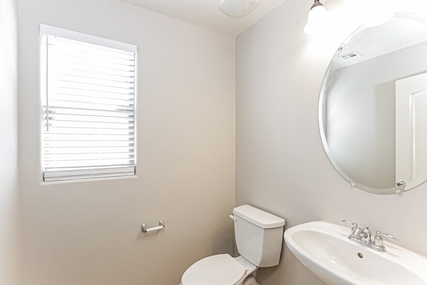 Building Photo - 3014 E Megan St