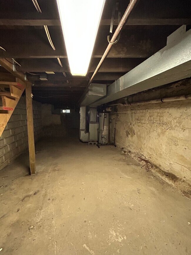 Building Photo - 71 Power St