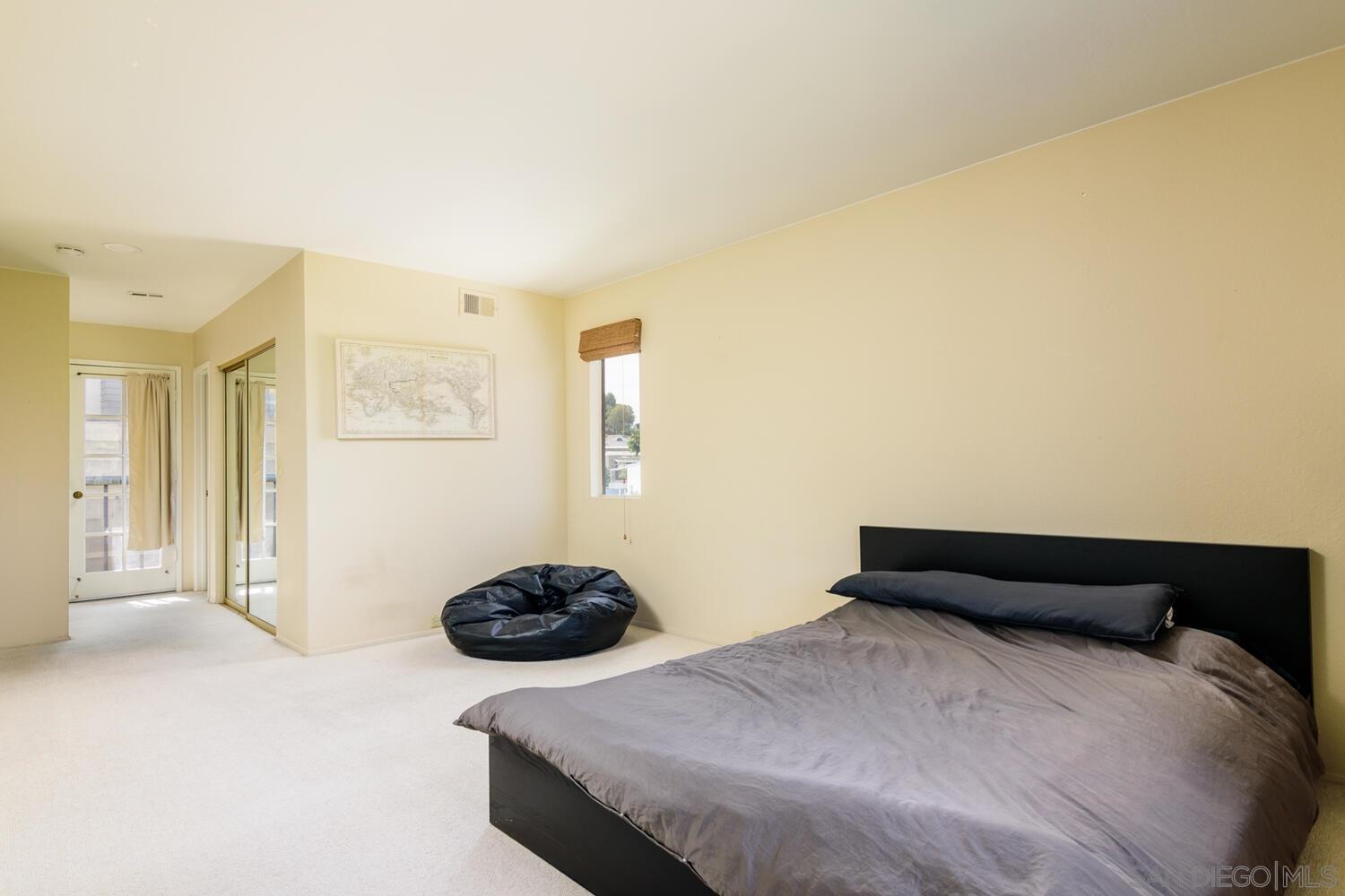 Building Photo - 5125 Fontaine St