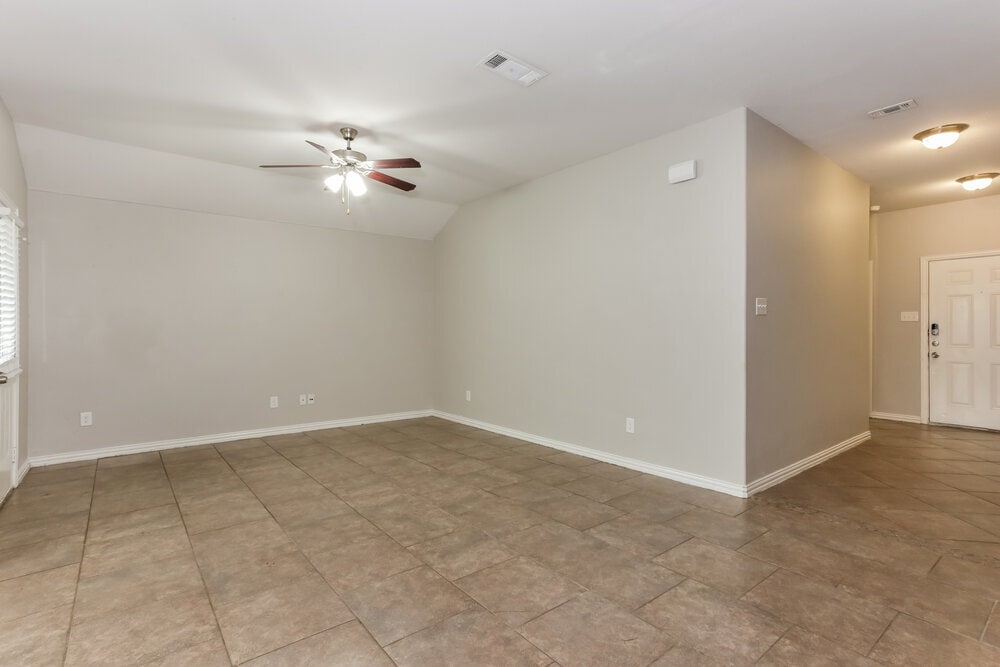 Building Photo - 7616 Rainbow Creek Dr