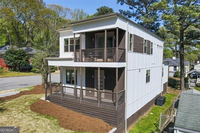 Building Photo - 210 Mathewson Pl SW