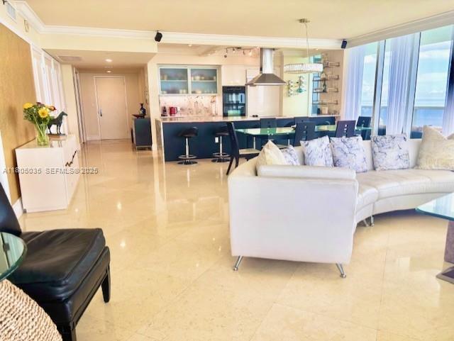 Building Photo - 1830 S Ocean Dr