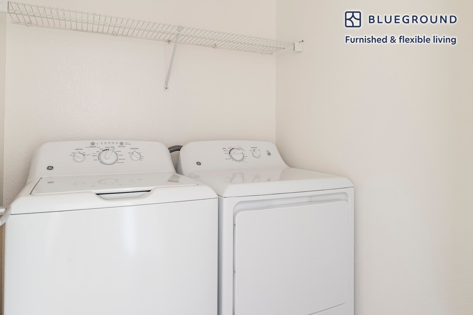 Building Photo - 1220 N Fair Oaks Ave