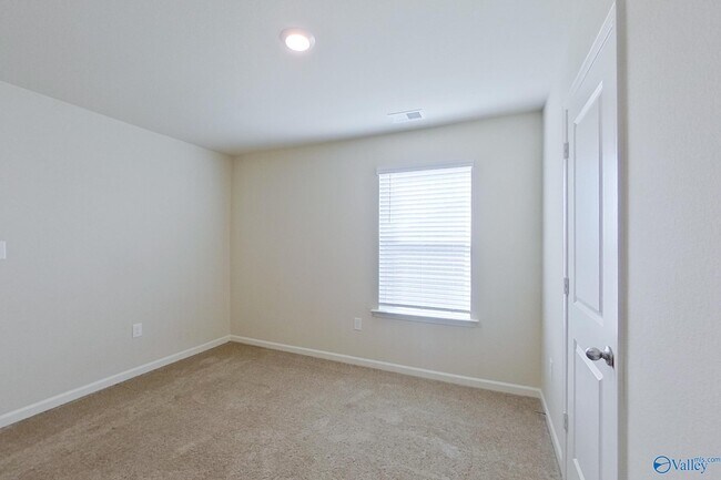 Building Photo - 1067 Pilgrim Ln