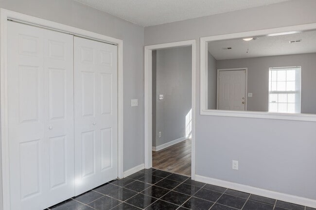 Building Photo - 955 Winesap Rd