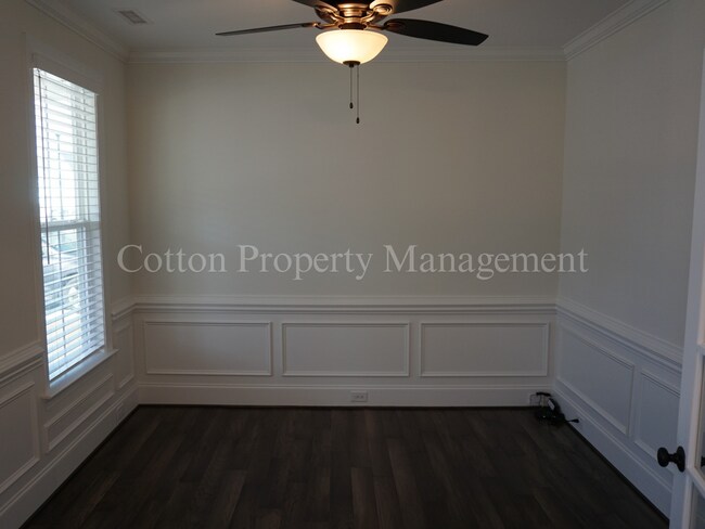 Building Photo - 33 Meon Ln