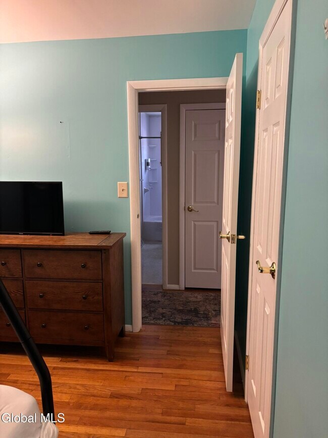 Building Photo - 52 Trottingham Rd