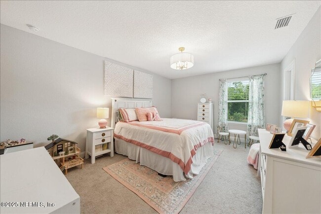 Building Photo - 552 Meadow Creek Dr