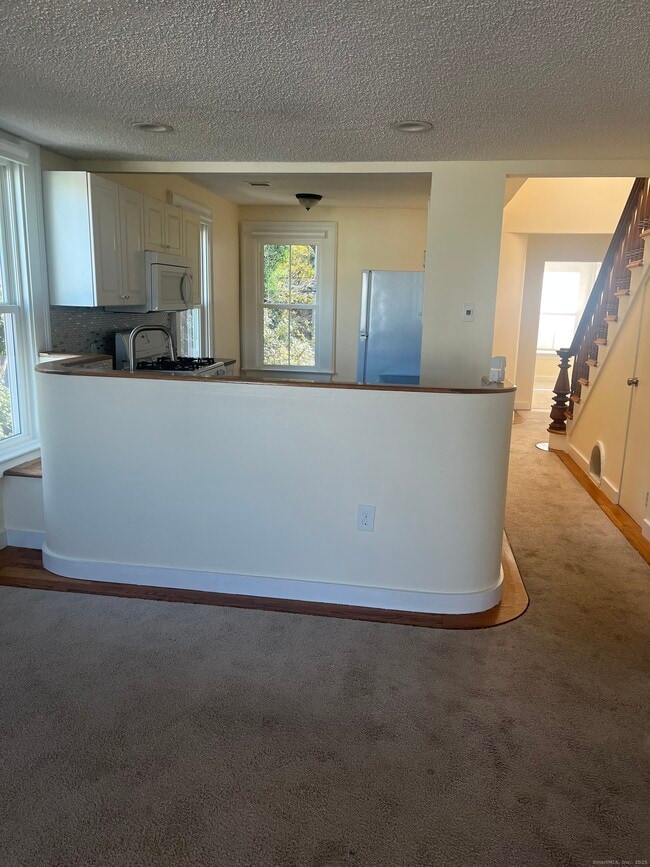 Building Photo - 896 Quinnipiac Ave