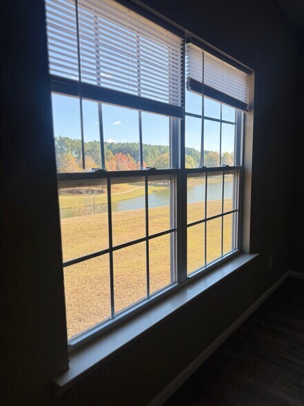 Building Photo - 1017 Fairbank Ln