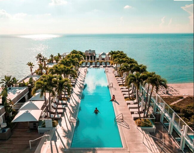 Building Photo - 2301 Collins Ave