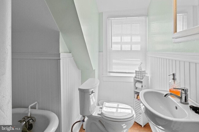 Building Photo - Welcome to this sunny and updated 4-bedroom, 2-bath row home in the heart of Mt. Airy! W/D! Large...