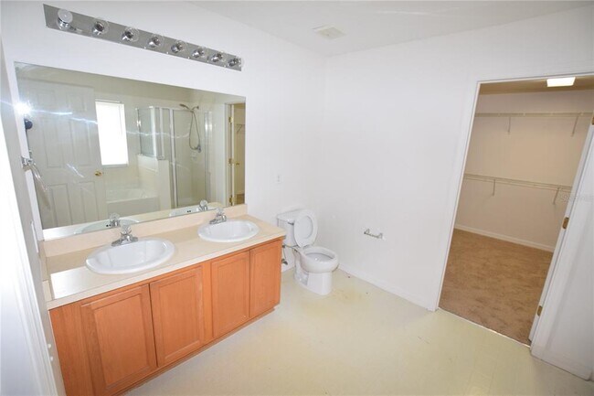 Building Photo - 622 Alfani St