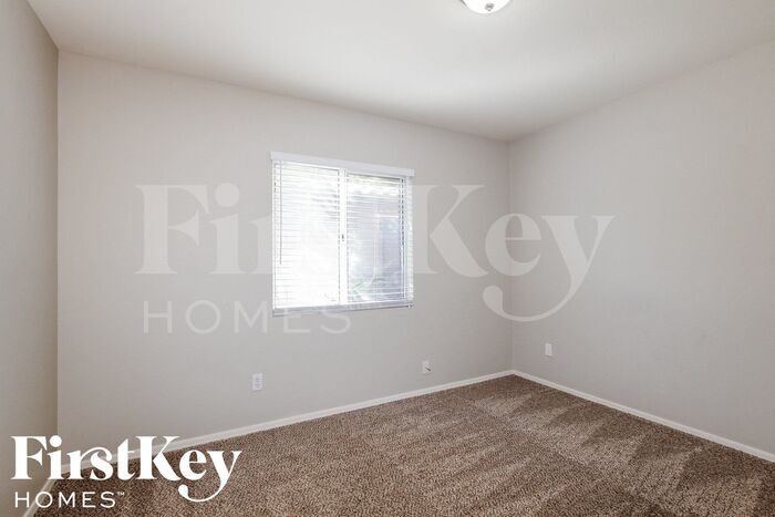 Building Photo - 2309 E Siesta Ln