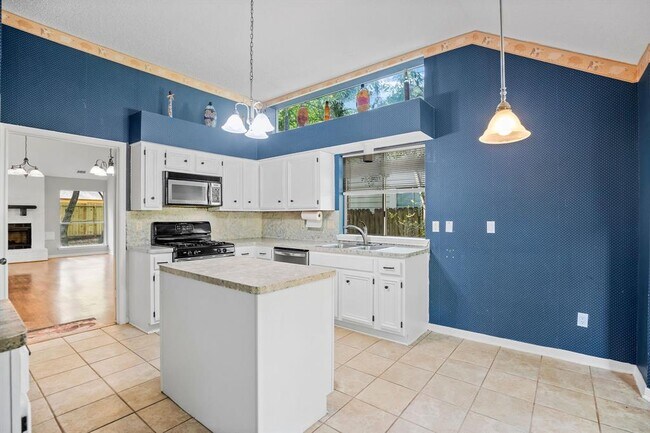Building Photo - 22 S Rain Forest Ct