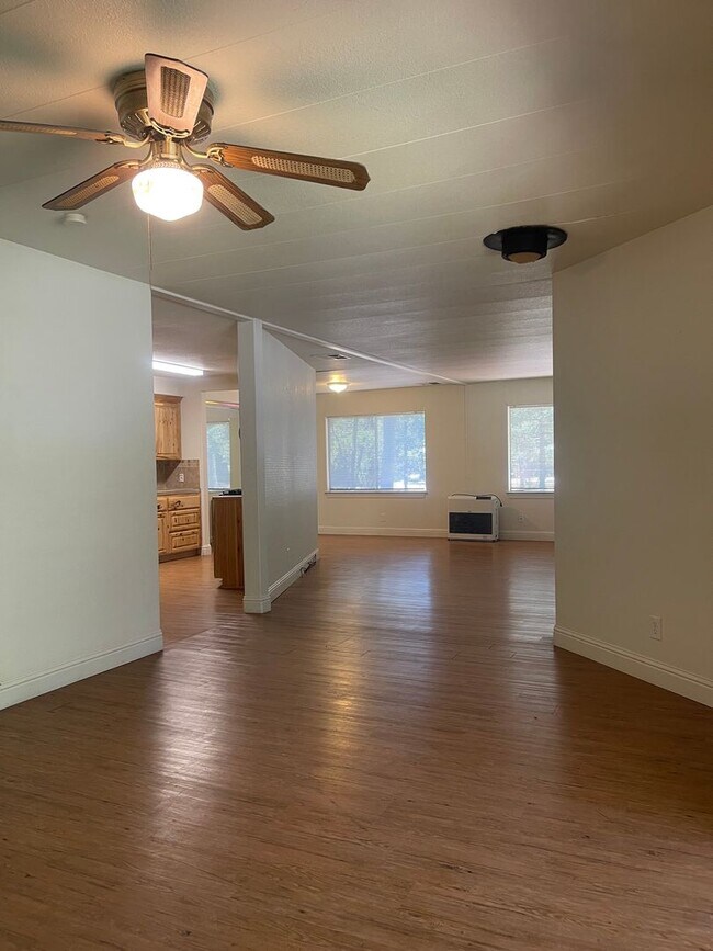 Building Photo - SHASTA FOREST VILLAGE / MANUFACTURED 2 BED 2 BATH HOME IN SHINGLETOWN