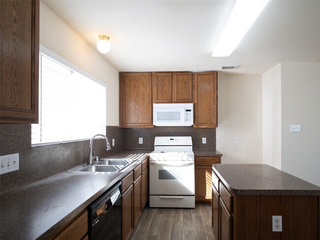 Building Photo - 21843 Grassy Hill Ln