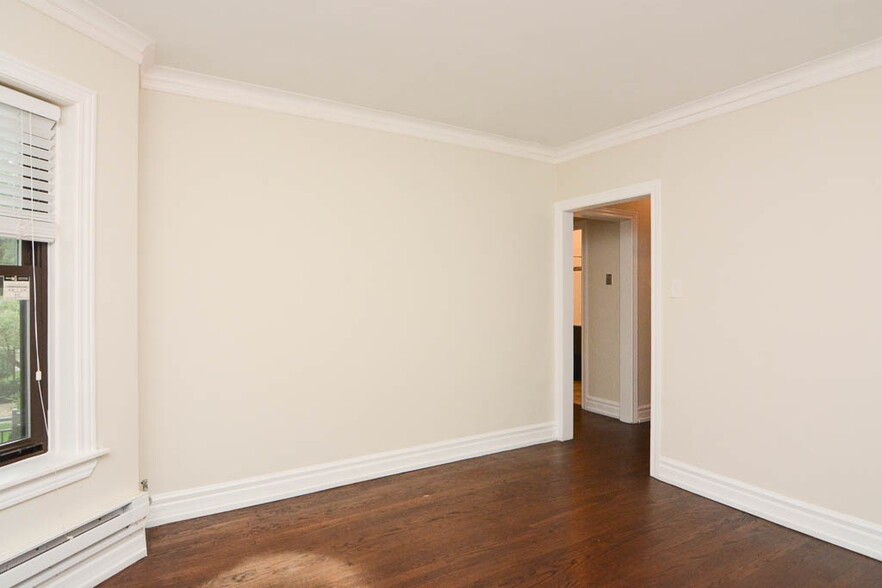 Building Photo - 2131 W Giddings St