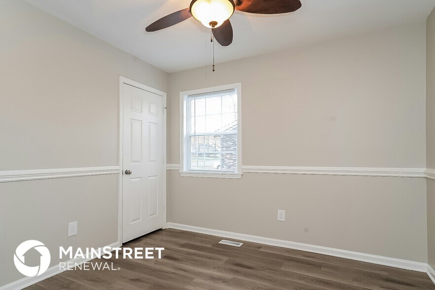Building Photo - 1813 Dorsett St