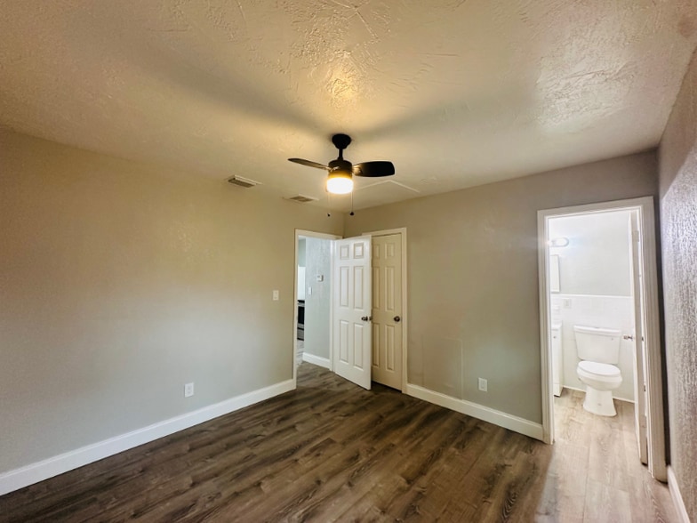 Building Photo - 1610 12th Ave S