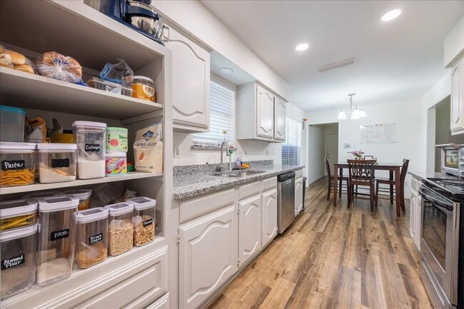 Building Photo - 1405 Ivywood Dr