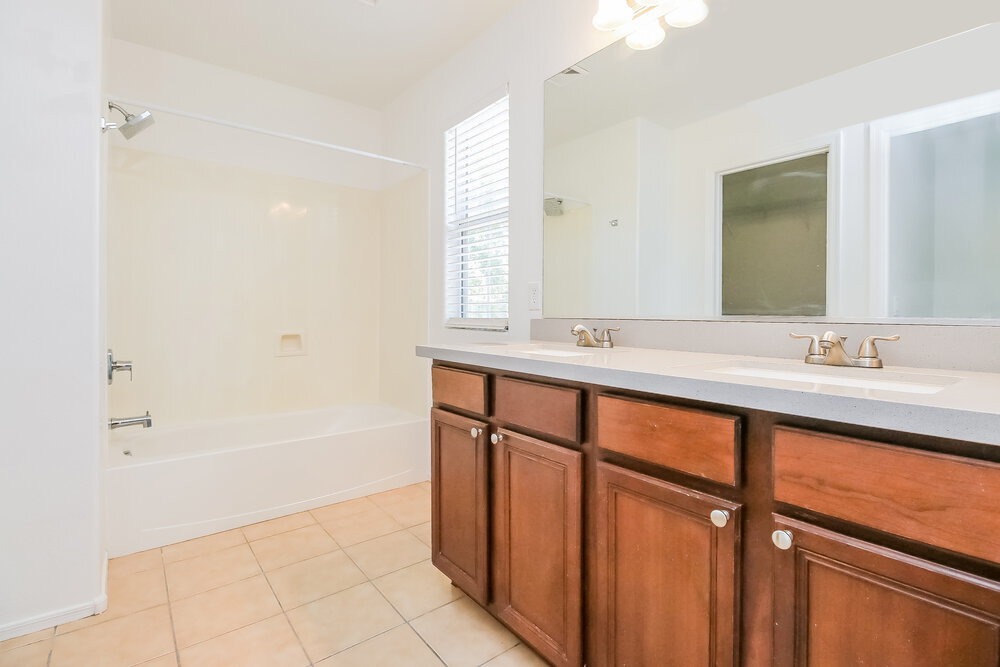 Building Photo - 4254 E Carla Vista Dr