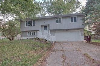 Building Photo - Renovated Orion Home