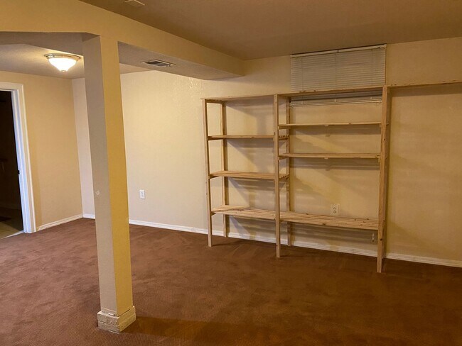 Building Photo - Beautiful 3 bed/2 bath On South Hill!