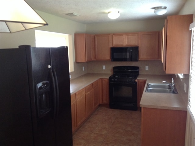 Building Photo - 7211 Autumn Day Ct