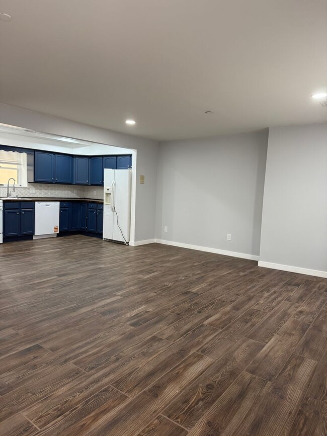 Primary Photo - For Rent – 2 Bedroom, 1 Bathroom Apartment...