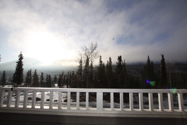 Building Photo - 3 Bed, 2.5 Bath Condo in Eagle River