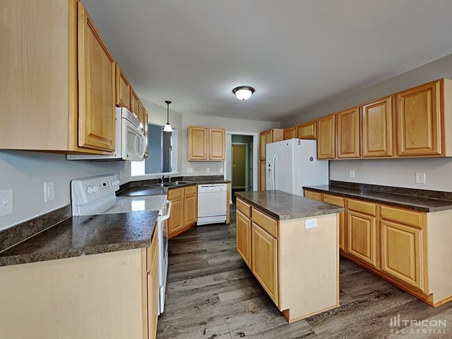 Building Photo - 121 Stoneheath Dr