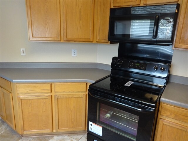 Building Photo - 7835 Cortland Oak