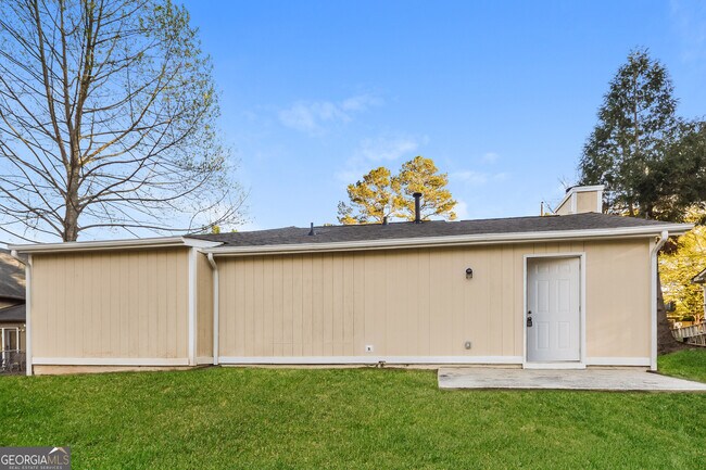 Building Photo - 6096 Creekford Dr