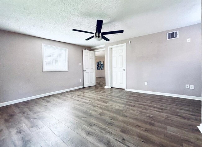 Building Photo - 2413 Kingsdale Dr