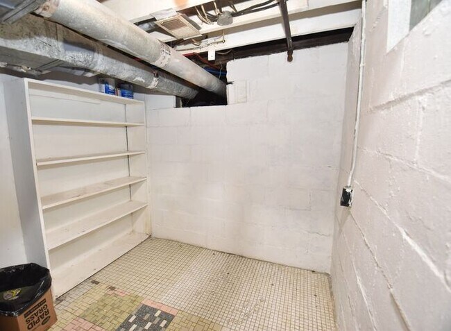 Building Photo - Mishawaka- near Bethel University, shoppin...